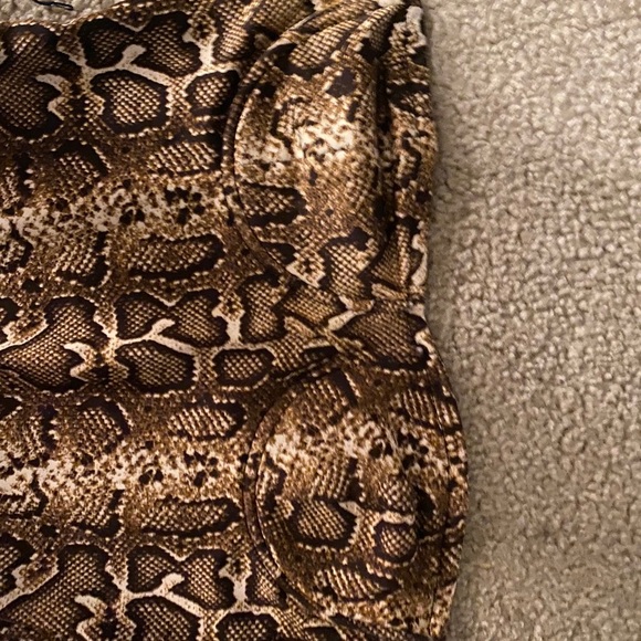 Snake print top - Picture 2 of 3